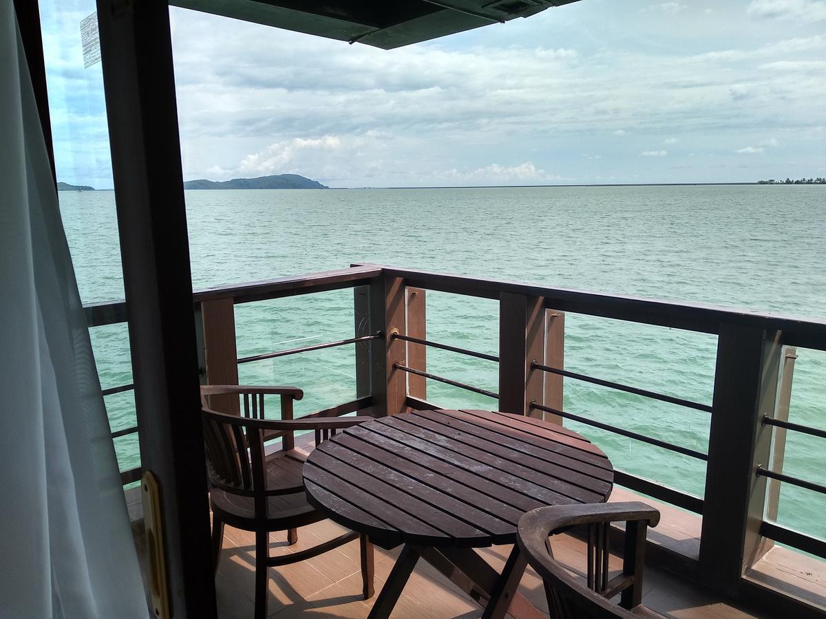 Langkawi Lagoon Resort Water Chalet Pantai Cenang  Extérieur photo